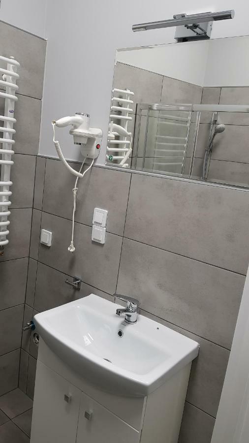 Apartament Nr 15 - 2 Pokoje Z Prywatnymi Lazienkami Centrum Poznan Exterior photo